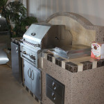 Barbecue Island w/ backsplash and Luxor Grill